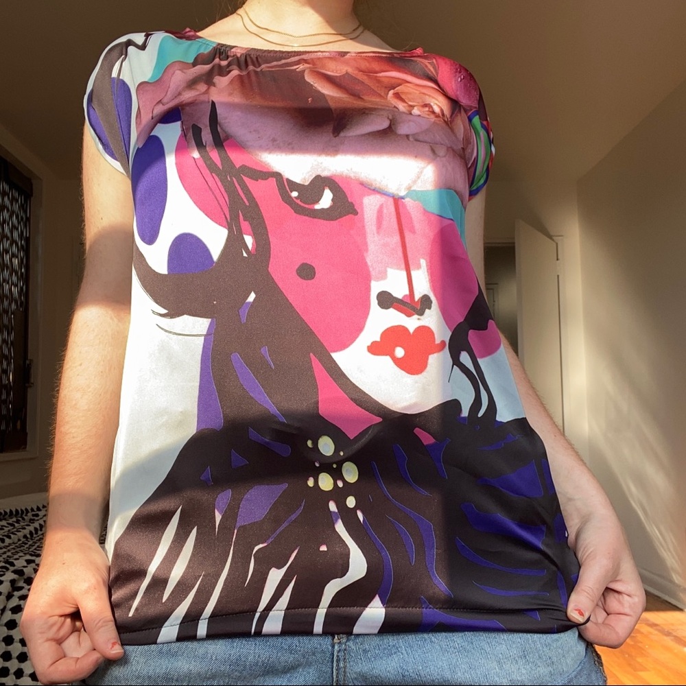 Super vibrant Desigual cropped sleeve blouse. NWT